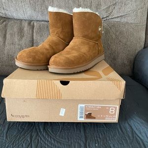 SOLD-Size 8 Koolaburra by UGG-like new-lightly worn